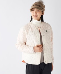 FILA GOLF（フィラゴルフ ）の「【FILA GOLF:フィラゴルフ】レディースフラワーカモキルトジャケット　ノーカラーブルゾン　撥水・保温・ストレッチ　ゴルフ（ブルゾン）」