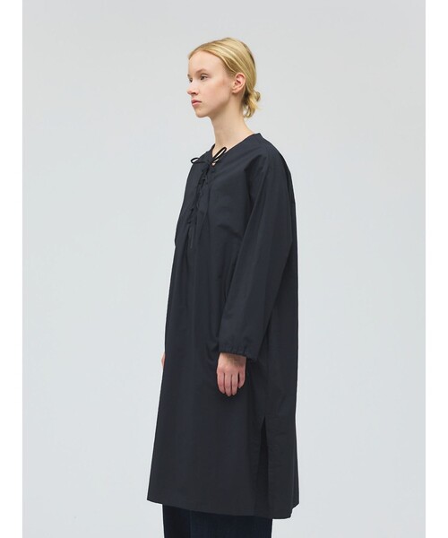 mizuiroind(ミズイロインド)の「mizuiro ind レースアップワンピース(ワンピース・レディース・オフホワイト/ネイビー/ブラック・FREE)」の8枚目の写真