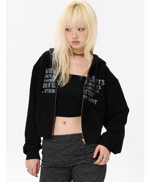 runningHIGH(ランニングハイ)の「A'GEM/9 × .kom 『runningHIGH/ランニングハイ』 LETTERING CROP ZIP UP HOODIE/レタリングクロップ ジップアップパーカー(パーカー・レディース・ブラック/ホワイト/グレー・FREE)」の3枚目の写真