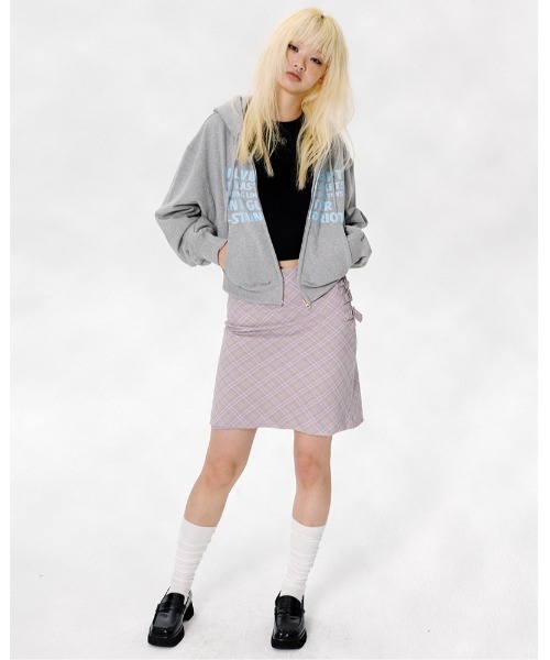 runningHIGH(ランニングハイ)の「A'GEM/9 × .kom 『runningHIGH/ランニングハイ』 LETTERING CROP ZIP UP HOODIE/レタリングクロップ ジップアップパーカー(パーカー・レディース・ブラック/ホワイト/グレー・FREE)」の6枚目の写真