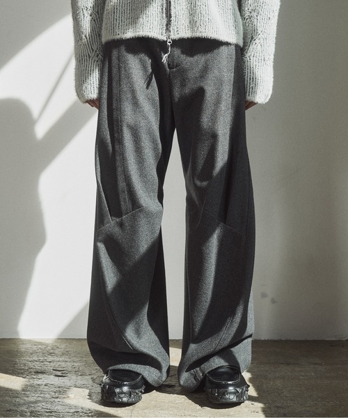 CASPER JOHN(キャスパージョン)の「Melton tuck pants/メルトンタックパンツ(その他パンツ・メンズ・ブラック/グレー/ブラウン・SMALL/X-SMALL/LARGE/MEDIUM)」の4枚目の写真