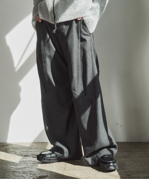 CASPER JOHN(キャスパージョン)の「Melton tuck pants/メルトンタックパンツ(その他パンツ・メンズ・ブラック/グレー/ブラウン・SMALL/X-SMALL/LARGE/MEDIUM)」の5枚目の写真