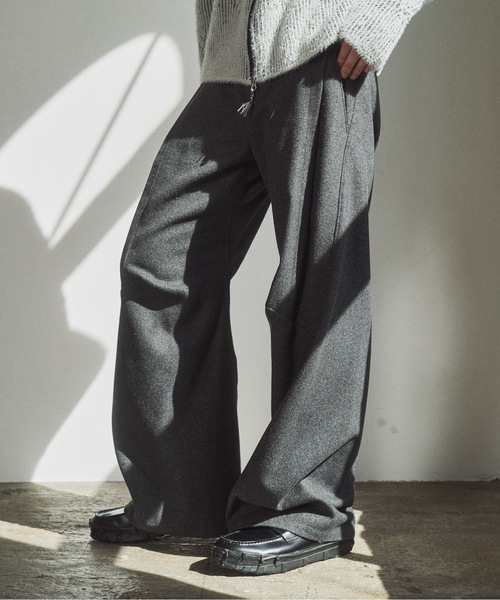 CASPER JOHN(キャスパージョン)の「Melton tuck pants/メルトンタックパンツ(その他パンツ・メンズ・ブラック/グレー/ブラウン・SMALL/X-SMALL/LARGE/MEDIUM)」の6枚目の写真