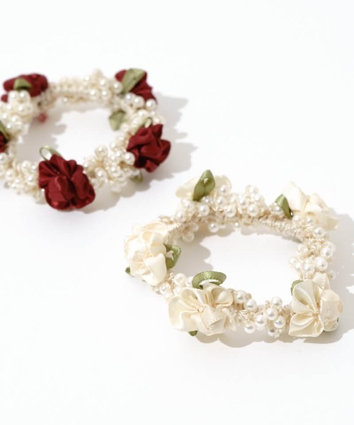 flower（フラワー）の「パーリーローズゴム（ヘアゴム・レディース・レッド/アイボリー・FREE）」の3枚目の写真