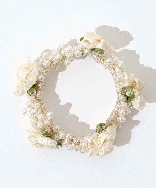 flower（フラワー）の「パーリーローズゴム（ヘアゴム・レディース・レッド/アイボリー・FREE）」の6枚目の写真