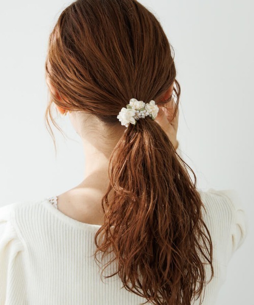 flower（フラワー）の「パーリーローズゴム（ヘアゴム・レディース・レッド/アイボリー・FREE）」の12枚目の写真