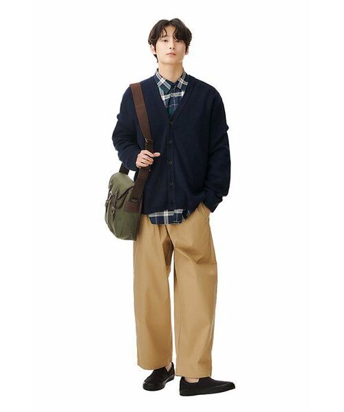 MUSINSA STANDARD（ムシンサスタンダード）の「ミニマルカーディガン【ネイビー】（カーディガン/ボレロ・メンズ・その他・SMALL/MEDIUM/LARGE/X-LARGE/XX-LARGE）」の4枚目の写真
