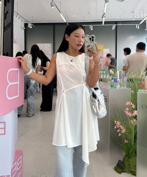 Miseki SEOUL(ミセキソウル)の「Billow sheer sleeveless one piece IVORY(ワンピース・レディース・その他・1/2)」の4枚目の写真