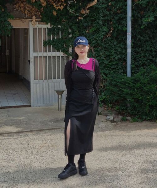 MUSINSA STANDARD WOMAN（ムシンサスタンダードウーマン）の「レディースハイウエストスリットロングスカート[ブラック]（スカート・レディース・その他・SMALL/MEDIUM/LARGE/X-SMALL）」の4枚目の写真