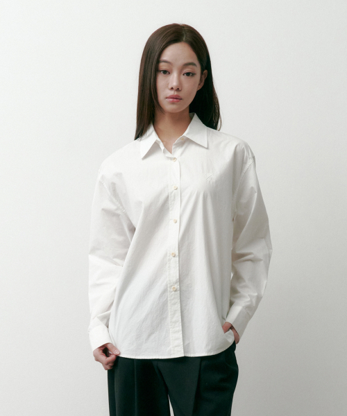 SALT AND CHOCOLATE(ソルトアンドチョコレート)の「SACロゴベーシックシャツアイボリー4W2237301(シャツ/ブラウス・レディース・その他・SMALL/MEDIUM)」の1枚目の写真