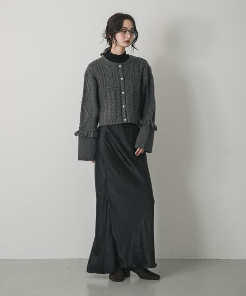 SENSE OF PLACE by URBAN RESEARCH(センスオブプレイスバイアーバンリサーチ)の「パッチワークケーブルニットカーディガン(カーディガン/ボレロ・レディース・アイボリー/レッド/チャコールグレー・ONE)」の2枚目の写真