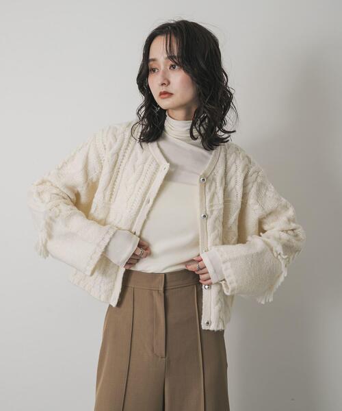 SENSE OF PLACE by URBAN RESEARCH(センスオブプレイスバイアーバンリサーチ)の「パッチワークケーブルニットカーディガン(カーディガン/ボレロ・レディース・アイボリー/レッド/チャコールグレー・ONE)」の9枚目の写真