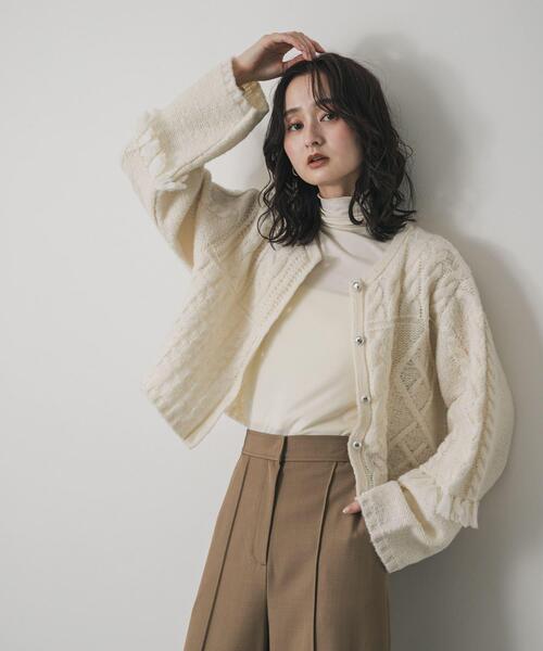 SENSE OF PLACE by URBAN RESEARCH(センスオブプレイスバイアーバンリサーチ)の「パッチワークケーブルニットカーディガン(カーディガン/ボレロ・レディース・アイボリー/レッド/チャコールグレー・ONE)」の10枚目の写真