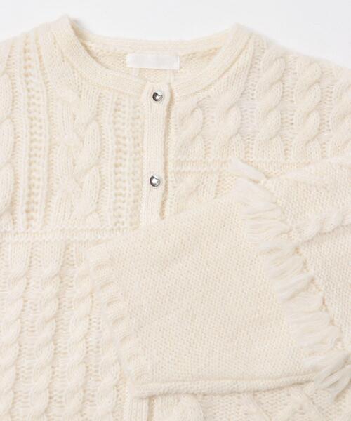 SENSE OF PLACE by URBAN RESEARCH(センスオブプレイスバイアーバンリサーチ)の「パッチワークケーブルニットカーディガン(カーディガン/ボレロ・レディース・アイボリー/レッド/チャコールグレー・ONE)」の4枚目の写真