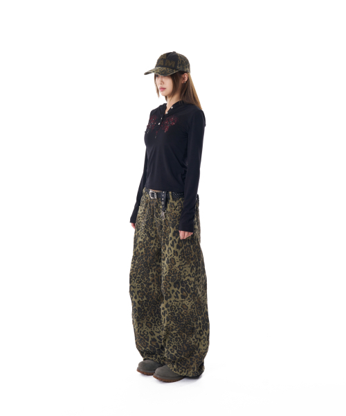 AAKAM（アーカム）の「Knee Pin-tuck Leopard Cotton Pants (Khaki)（その他パンツ・レディース・その他・1/2）」の5枚目の写真