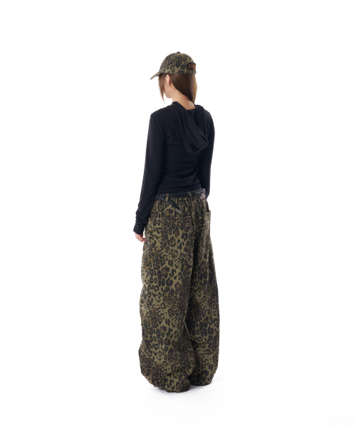 AAKAM（アーカム）の「Knee Pin-tuck Leopard Cotton Pants (Khaki)（その他パンツ・レディース・その他・1/2）」の7枚目の写真