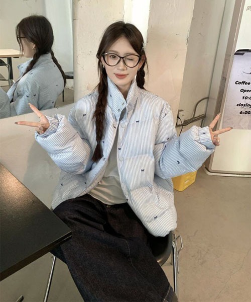 Mayree（メイリー）の「【Mayree】ストライプ リボン ダウンジャケット（ダウンジャケット/コート・レディース・ブルー・SMALL/MEDIUM/LARGE）」の4枚目の写真