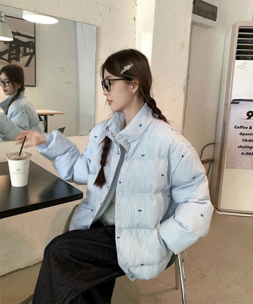 Mayree（メイリー）の「【Mayree】ストライプ リボン ダウンジャケット（ダウンジャケット/コート・レディース・ブルー・SMALL/MEDIUM/LARGE）」の5枚目の写真