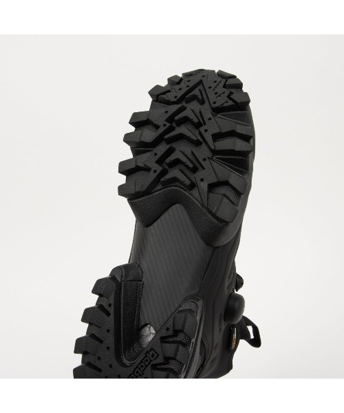 Reebok(リーボック)の「インスタ ポンプフューリー ミッド / INSTAPUMP FURY MID(スニーカー・メンズ・ブラック/ライトブラウン・23.5cm/24.5cm/24.0cm/25.0cm/25.5cm/26.0cm/26.5cm/27.0cm/27.5cm/28.0cm/28.5cm/29.0cm/30.0cm/23.0cm)」の6枚目の写真