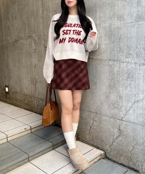 INGNI(イング)の「ショート丈3段ロゴニット(ニット/セーター・レディース・ワイン系2/ホワイト系4/グレー系6/ネイビー系3・M)」の10枚目の写真