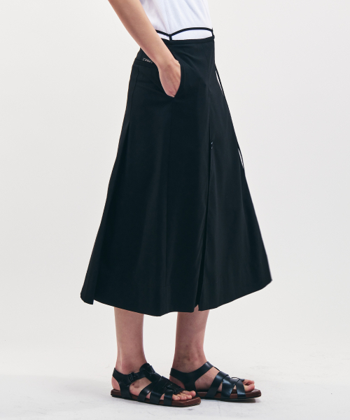CITYBREEZE(シティブリーズ)の「プリーツベルトロングスカート_BLACK(スカート・レディース・ブラック・MEDIUM/SMALL)」の2枚目の写真