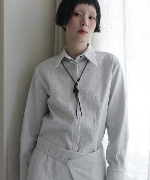 RUBATI(ルバティ)の「ジャカードシャツハーフエプロン_ライトグレー(シャツ/ブラウス・レディース・その他・size2/size1)」の2枚目の写真