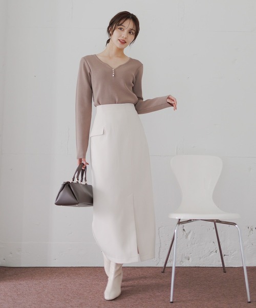 Andemiu(アンデミュウ)の「アシメフラップIラインスカート625360(スカート・レディース・アイボリー/パープル/ブラック・SMALL/MEDIUM)」の4枚目の写真