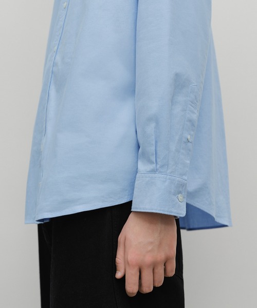 MARITHE + FRANCOIS GIRBAUD(マリテフランソワジルボー)の「OVERSIZED OXFORD SHIRT(シャツ/ブラウス・レディース・White/スカイブルー・X-LARGE/LARGE/MEDIUM/SMALL)」の6枚目の写真