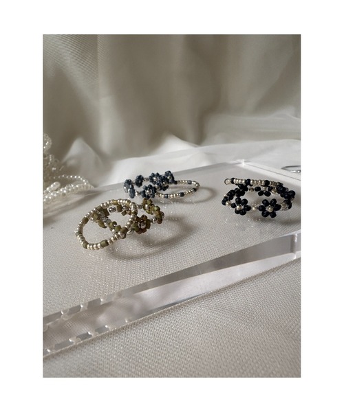tone（トーン）の「【marumusubi】beads ring flower(MA)（リング・レディース・ブルー/ダークグレー・FREE）」の3枚目の写真