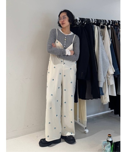 JEANASIS（ジーナシス）の「フロントZIPイージーサロペ/634614（サロペット/オーバーオール・レディース・ブラック/ブラック系その他/ホワイト系その他・FREE）」の6枚目の写真