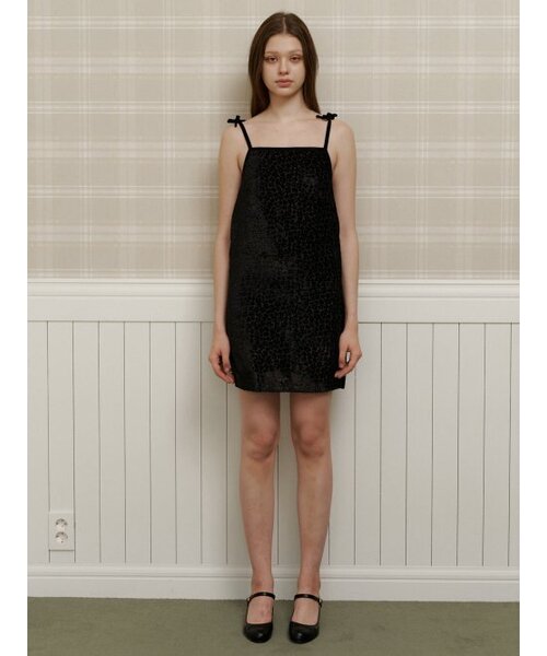 KINDABABY(カインダベイビー)の「black velvet flower mini dress(ワンピース・レディース・ブラック・FREE)」の1枚目の写真