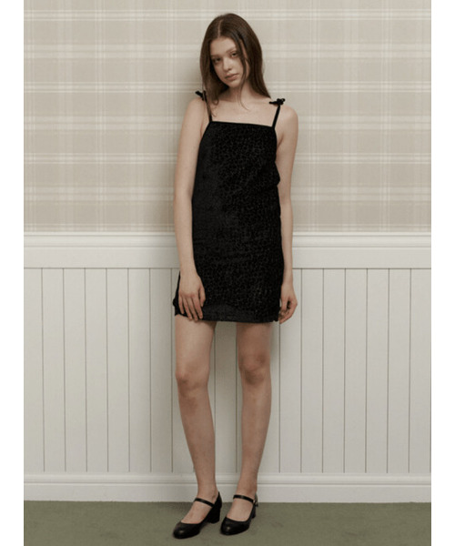 KINDABABY(カインダベイビー)の「black velvet flower mini dress(ワンピース・レディース・ブラック・FREE)」の2枚目の写真