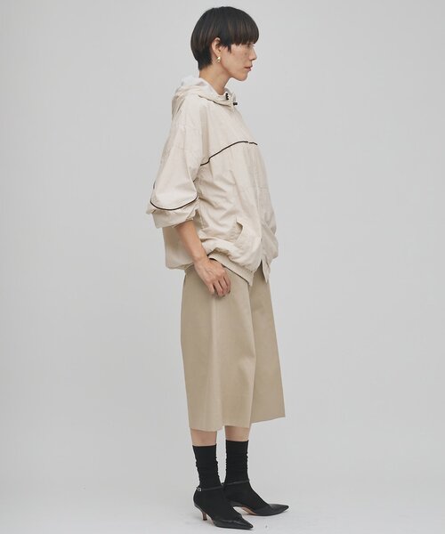 Whim Gazette(ウィムガゼット)の「ツイルバミューダパンツ(その他パンツ・レディース・ベージュ・36/38)」の4枚目の写真