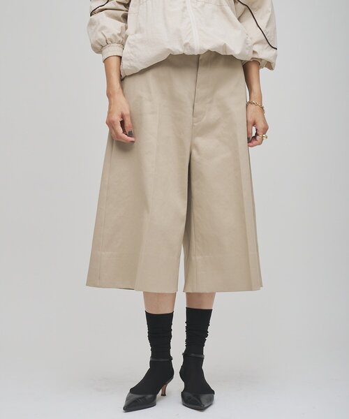 Whim Gazette(ウィムガゼット)の「ツイルバミューダパンツ(その他パンツ・レディース・ベージュ・36/38)」の3枚目の写真