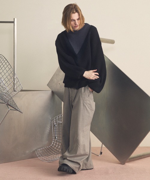 MAISON SPECIAL(メゾンスペシャル)の「《UNISEX》Prime-Over V-neck Panel Switching Knit Pullover/プライムオーバーV切替ニットプルオーバー【MAISON SPECIAL/メゾンスペシャル】(ニット/セーター・メンズ・アイボリー/ブラック・0/1/2)」の14枚目の写真