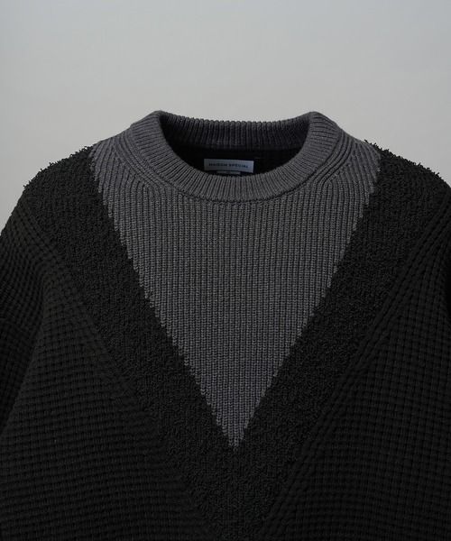 MAISON SPECIAL(メゾンスペシャル)の「《UNISEX》Prime-Over V-neck Panel Switching Knit Pullover/プライムオーバーV切替ニットプルオーバー【MAISON SPECIAL/メゾンスペシャル】(ニット/セーター・メンズ・アイボリー/ブラック・0/1/2)」の9枚目の写真
