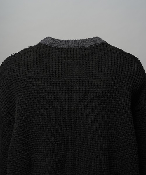 MAISON SPECIAL(メゾンスペシャル)の「《UNISEX》Prime-Over V-neck Panel Switching Knit Pullover/プライムオーバーV切替ニットプルオーバー【MAISON SPECIAL/メゾンスペシャル】(ニット/セーター・メンズ・アイボリー/ブラック・0/1/2)」の12枚目の写真
