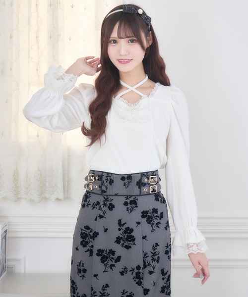 couture BY ROJITA(クチュールバイロジータ)の「ローズリボンベロアトップス(Tシャツ/カットソー・レディース・ブラック/ホワイト・FREE)」の2枚目の写真