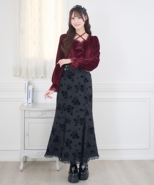 couture BY ROJITA(クチュールバイロジータ)の「ローズリボンベロアトップス(Tシャツ/カットソー・レディース・ブラック/ホワイト・FREE)」の7枚目の写真