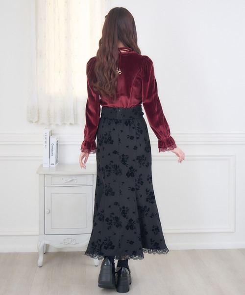 couture BY ROJITA(クチュールバイロジータ)の「ローズリボンベロアトップス(Tシャツ/カットソー・レディース・ブラック/ホワイト・FREE)」の9枚目の写真