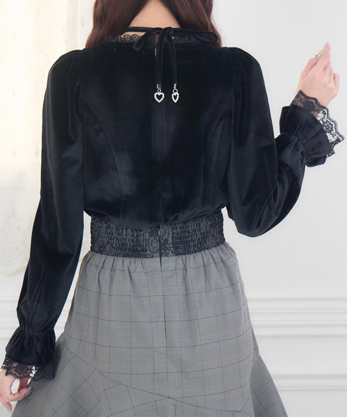 couture BY ROJITA(クチュールバイロジータ)の「ローズリボンベロアトップス(Tシャツ/カットソー・レディース・ブラック/ホワイト・FREE)」の17枚目の写真