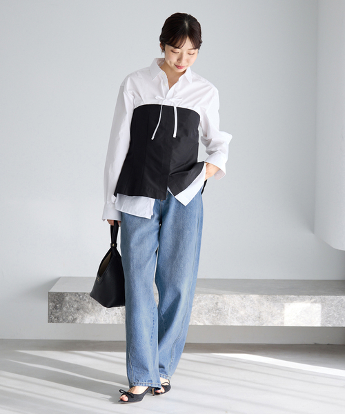 IENA（イエナ）の「《WEB限定/追加2》カーブシルエットデニム（デニムパンツ・レディース・ブルー系その他・36/38）」の2枚目の写真