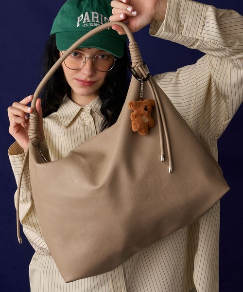 BONLECILL Marche(ボンルシールマルシェ)の「【BONLECILL Marche】《A4収納》ノットハンドルホーボーバッグ(ショルダーバッグ・レディース・ブラウン/ベージュ/ブラック・FREE)」の3枚目の写真