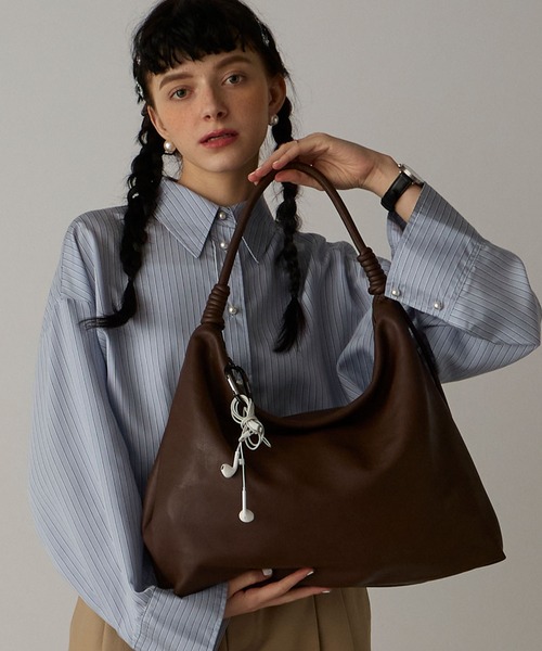 BONLECILL Marche(ボンルシールマルシェ)の「【BONLECILL Marche】《A4収納》ノットハンドルホーボーバッグ(ショルダーバッグ・レディース・ブラウン/ベージュ/ブラック・FREE)」の22枚目の写真