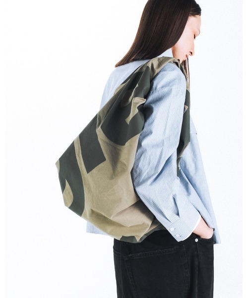 Topologie(トポロジー)の「Robo(ロボ)(ショルダーバッグ・レディース・ピンク/モスグリーン・ONE SIZE)」の12枚目の写真