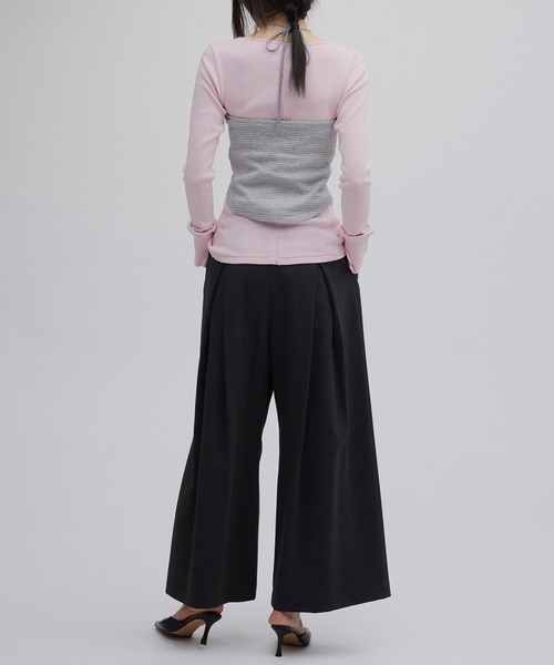 Ameri(アメリ)の「DRY TWILL ASYMMETRY TUCK PANTS(スラックス・レディース・ベージュ/スミクロ/ベビーピンク・MEDIUM/SMALL/X-SMALL)」の10枚目の写真