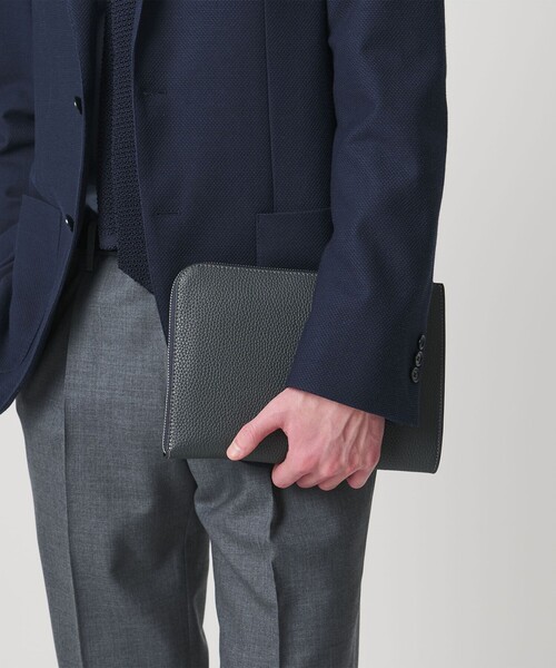 UNITED ARROWS(ユナイテッドアローズ)の「レザー クラッチバッグ(クラッチバッグ・メンズ・ブラック/ネイビー/ダークブラウン・FREE)」の21枚目の写真