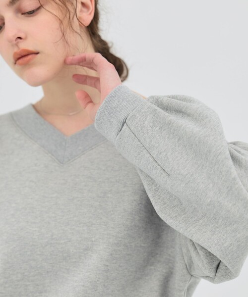 PUBLIC TOKYO（パブリックトウキョウ）の「【2026春新作】タックスリーブスウェットTOP（スウェット・レディース・ダークグレー/ライトグレー・FREE）」の20枚目の写真