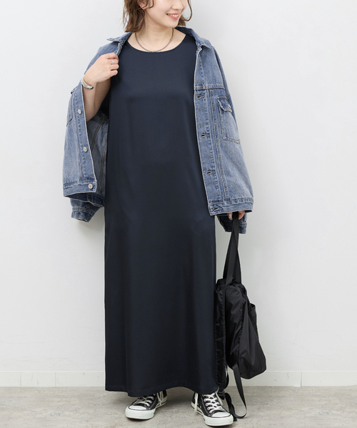 JOURNAL STANDARD relume(ジャーナルスタンダード レリューム)の「サテンノースリーブワンピース(ワンピース・レディース・ネイビー/ベージュ・FREE)」の2枚目の写真