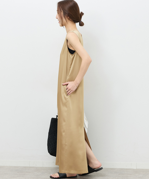 JOURNAL STANDARD relume(ジャーナルスタンダード レリューム)の「サテンノースリーブワンピース(ワンピース・レディース・ネイビー/ベージュ・FREE)」の5枚目の写真